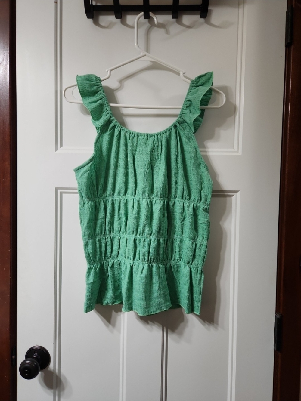 NWT Heyson Green Ruffled Tank - Picture 3 of 4
